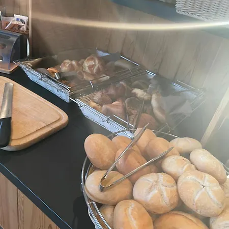 Zum Baeren Szálloda